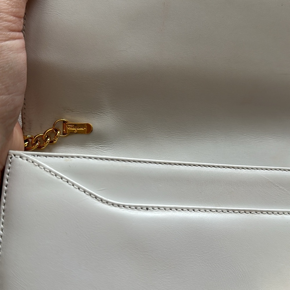 Authentic Vintage Ferragamo Gancini Handbag e210096 - Picture 12 of 17